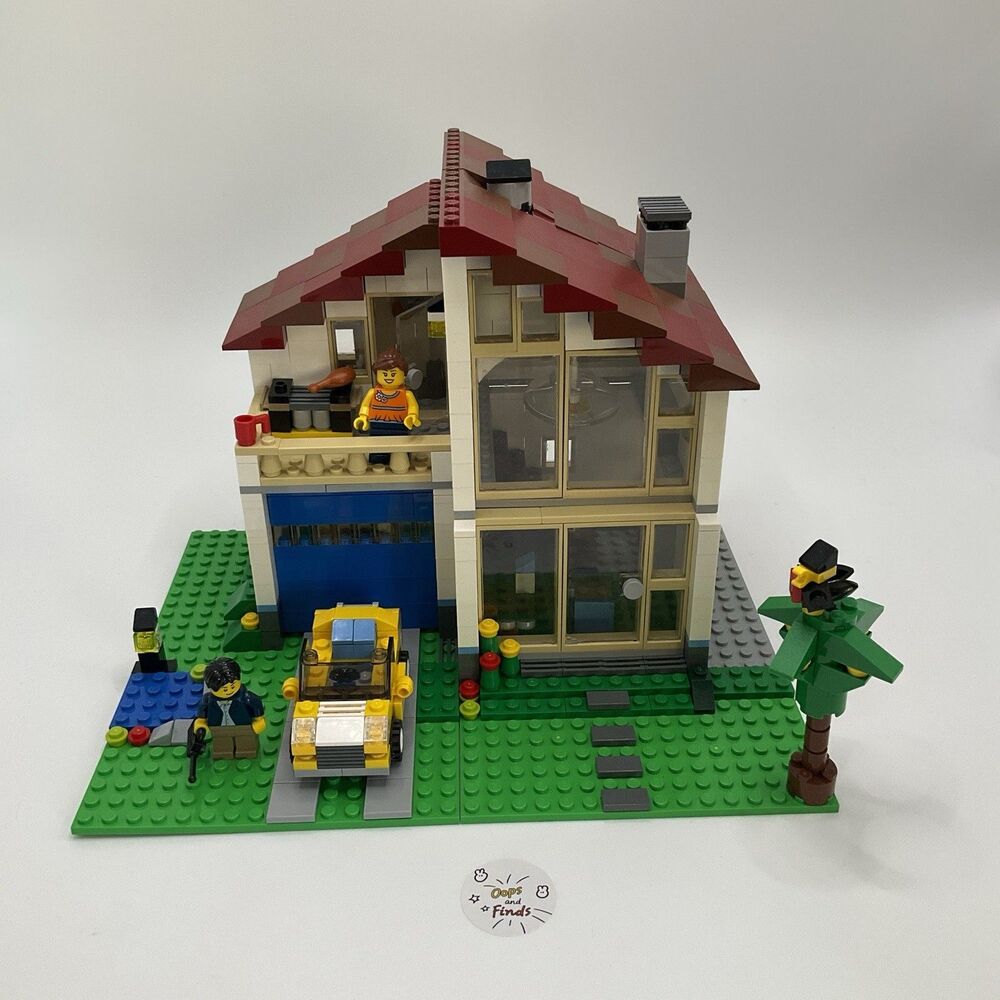 Lego 31012 Creator Family House Complete Set w Minifigures & Manuals LIGHT WORKS